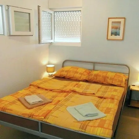 Mirja 2 Apartamento *